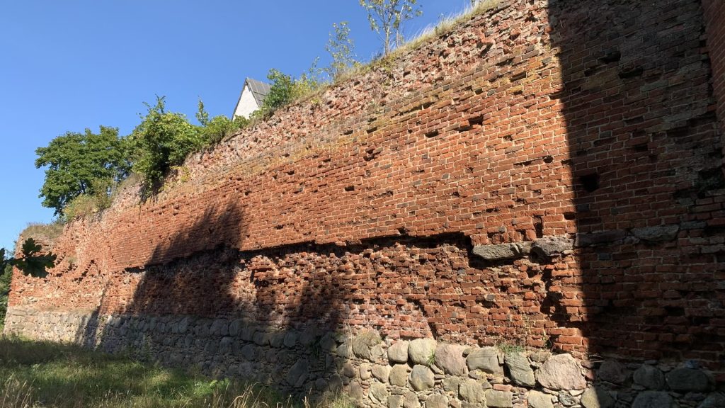 Ruiny gotyckiego zamku krzyżackiego w Zamek Kiszewski