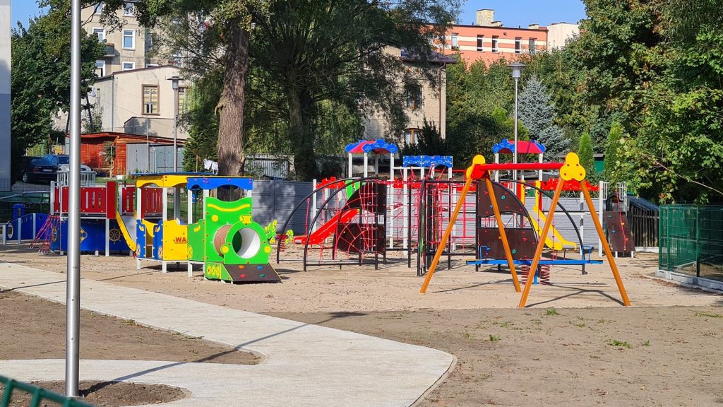 Plac zabaw ul. Grobla Mickiewicza Skarszewy