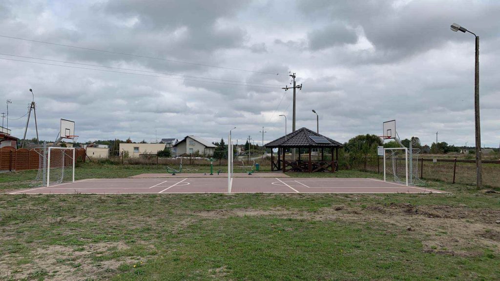 Boisko wielofunkcyjne w Kaliskach