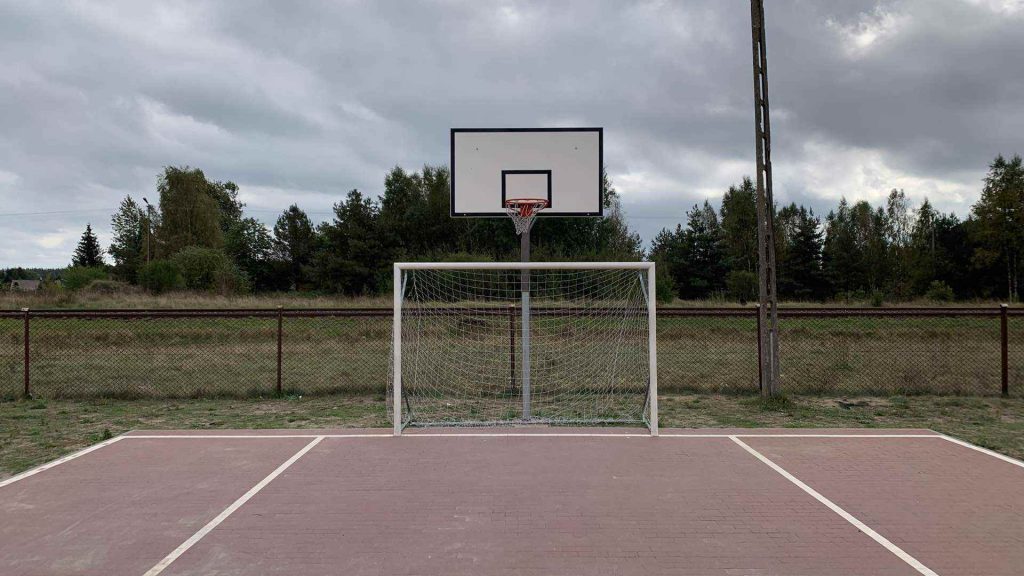 Boisko wielofunkcyjne w Kaliskach
