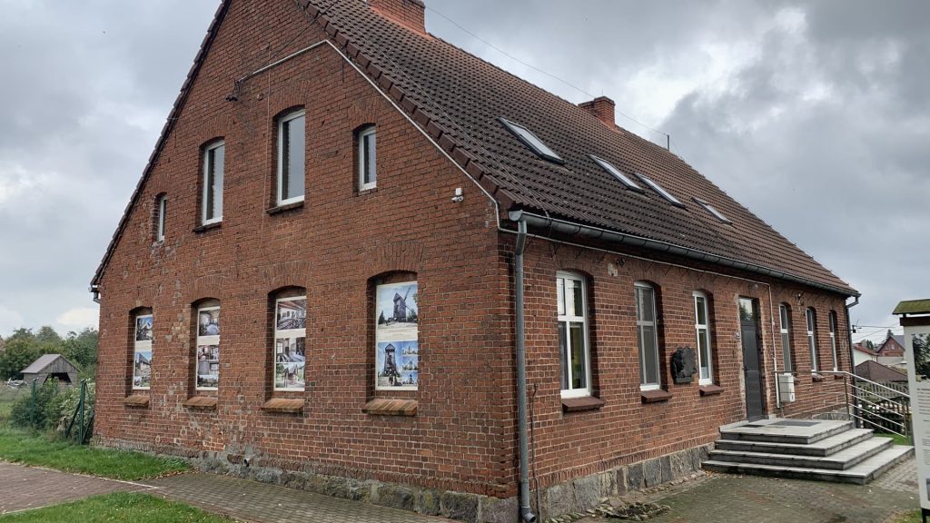 Swietlica wiejska Iwiczno