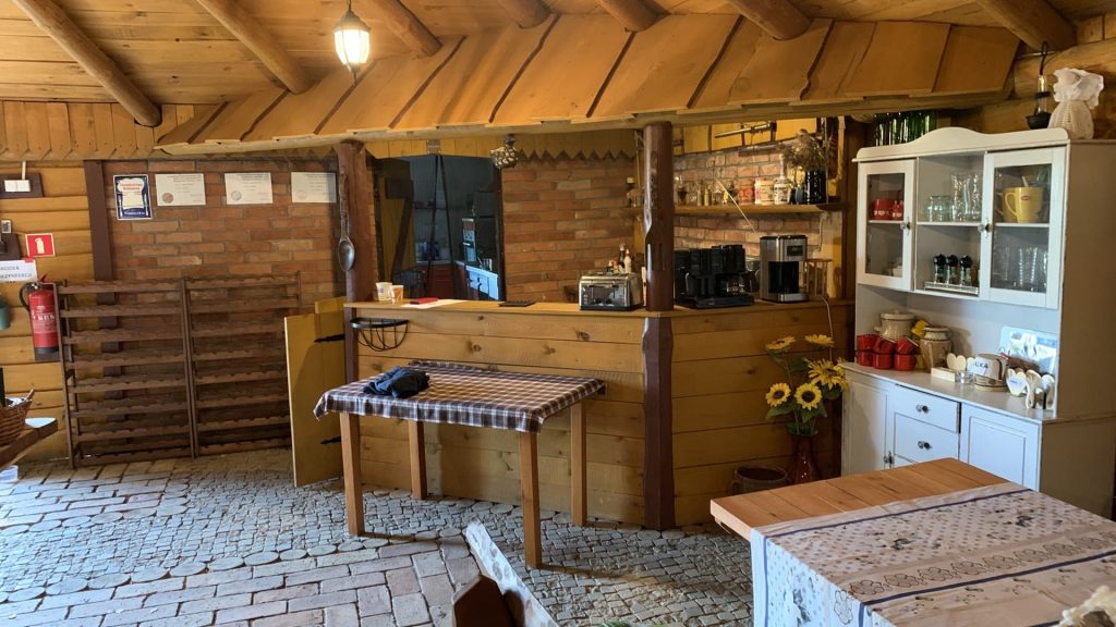 Pod orzechem Agroturystyka i winnica miradowo