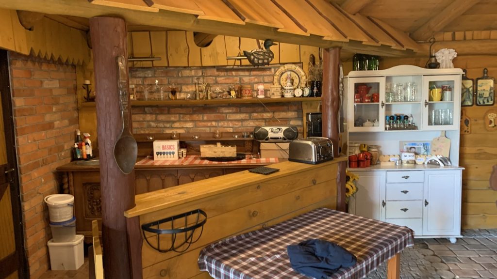 Pod orzechem Agroturystyka i winnica miradowo