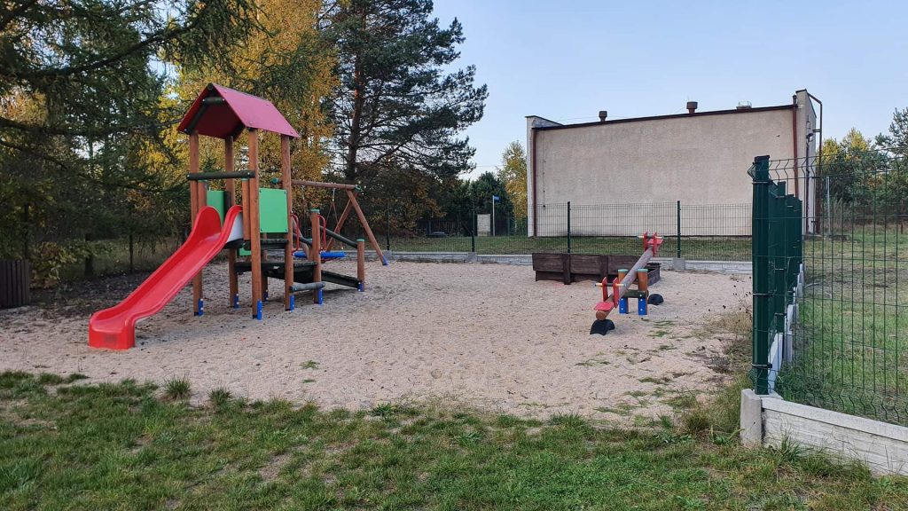 plac zabaw i silownia maly bukowiec