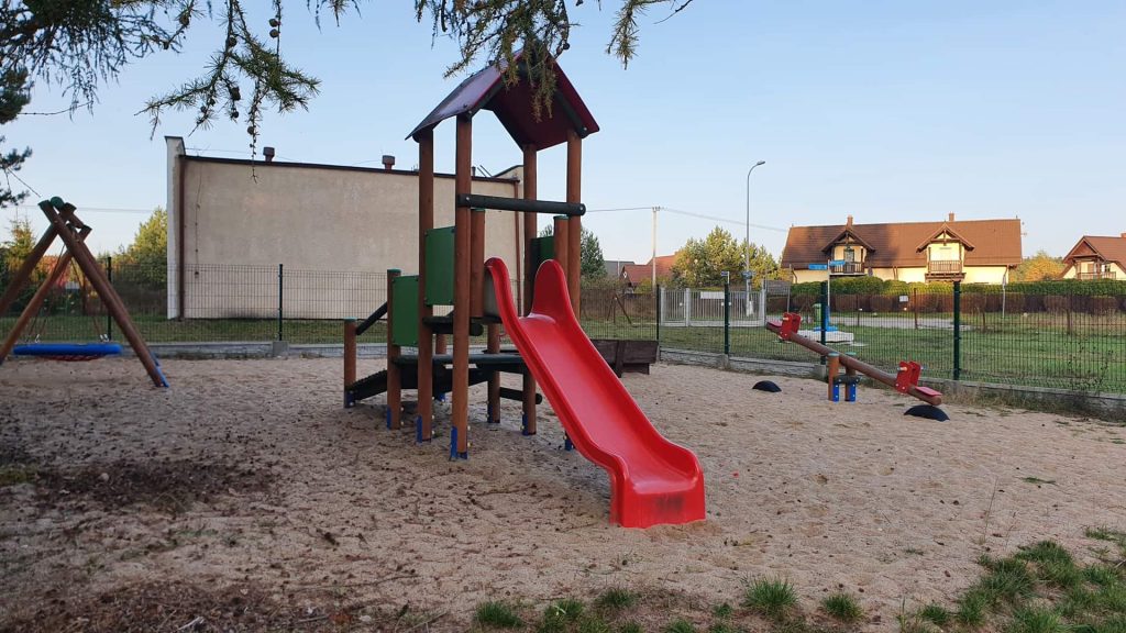 plac zabaw i silownia maly bukowiec