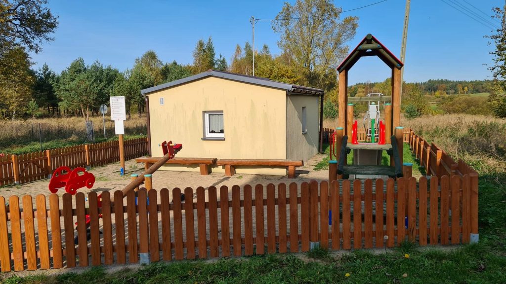 plac zabaw i silownia lipia gora mala