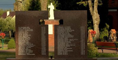 Pomnik upamiętniający 102 ofiary II Wojny Światowej - Smętowo Graniczne